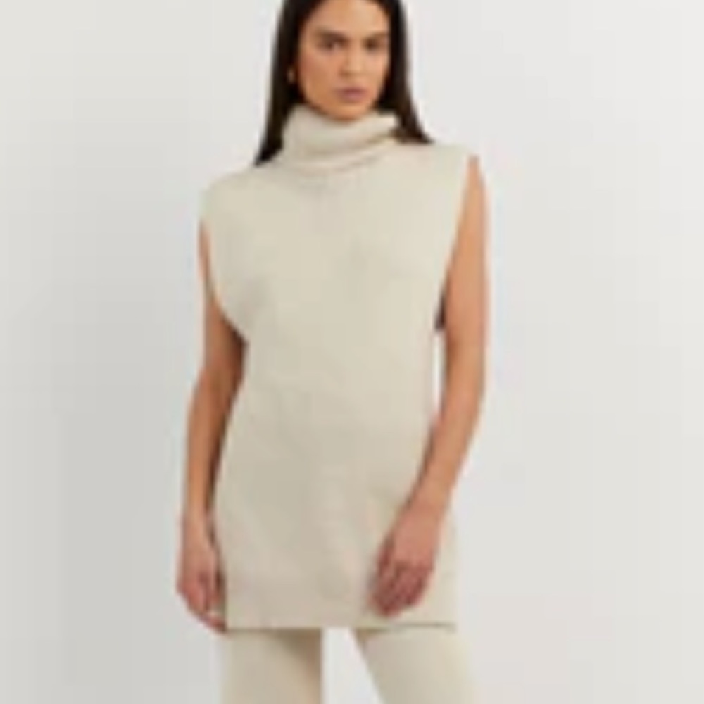 RORY STONE ROLL NECK VEST - M / STONE